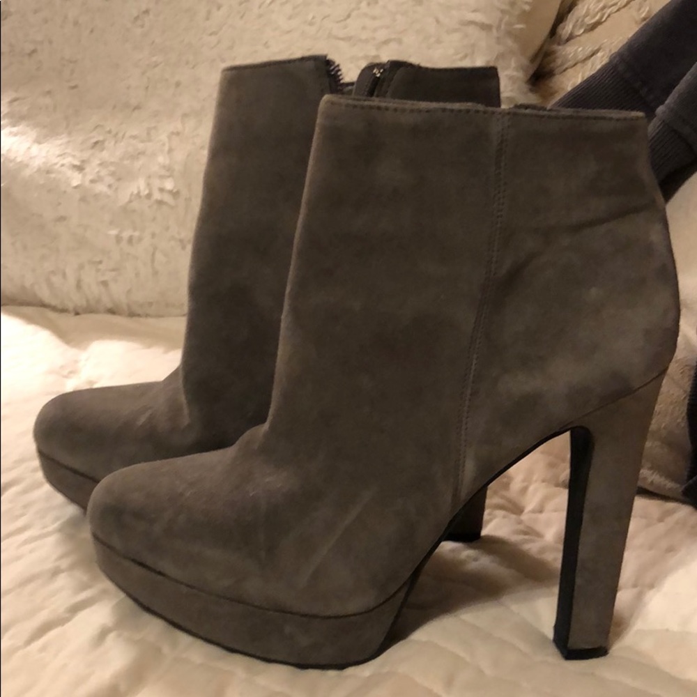 Gianni bono size 8 grey suede